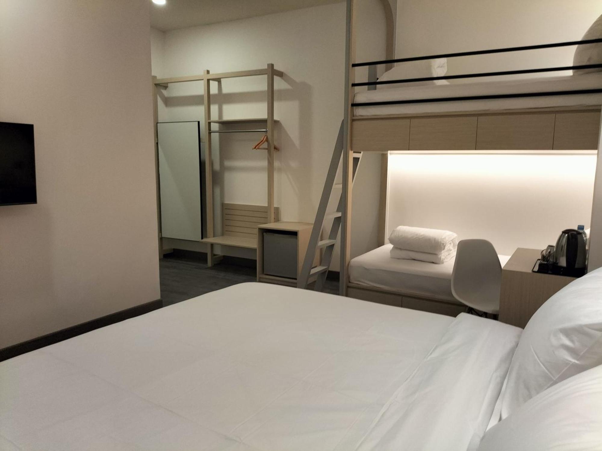 True Blue Hotel Menteng Джакарта Екстериор снимка