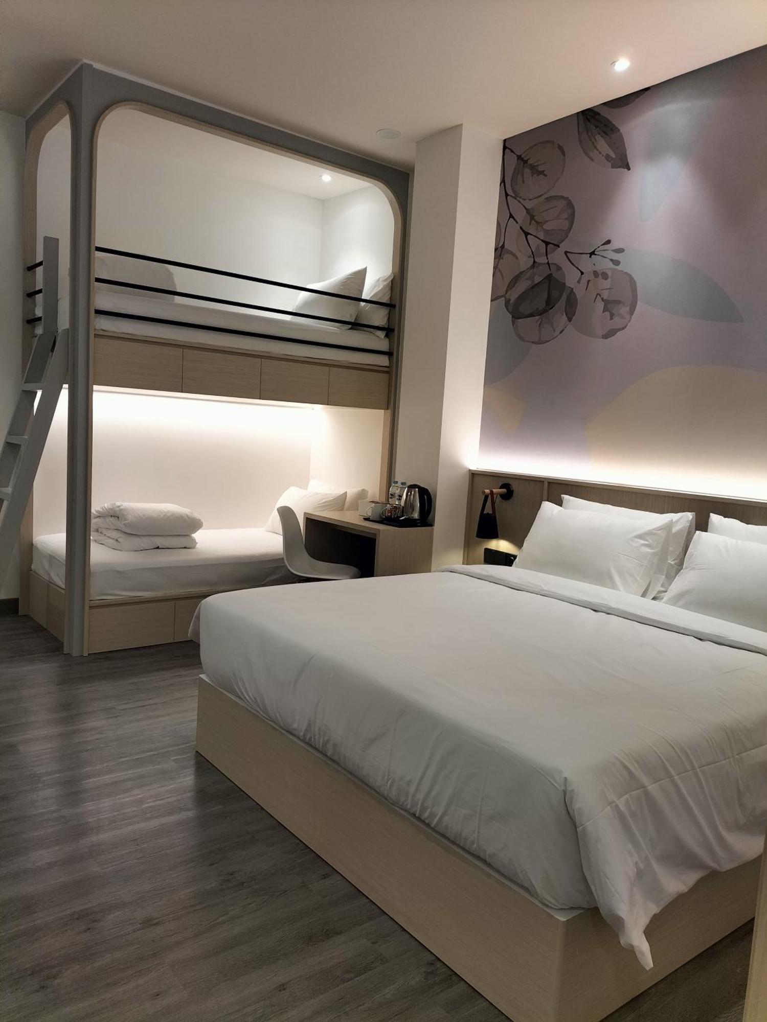 True Blue Hotel Menteng Джакарта Екстериор снимка