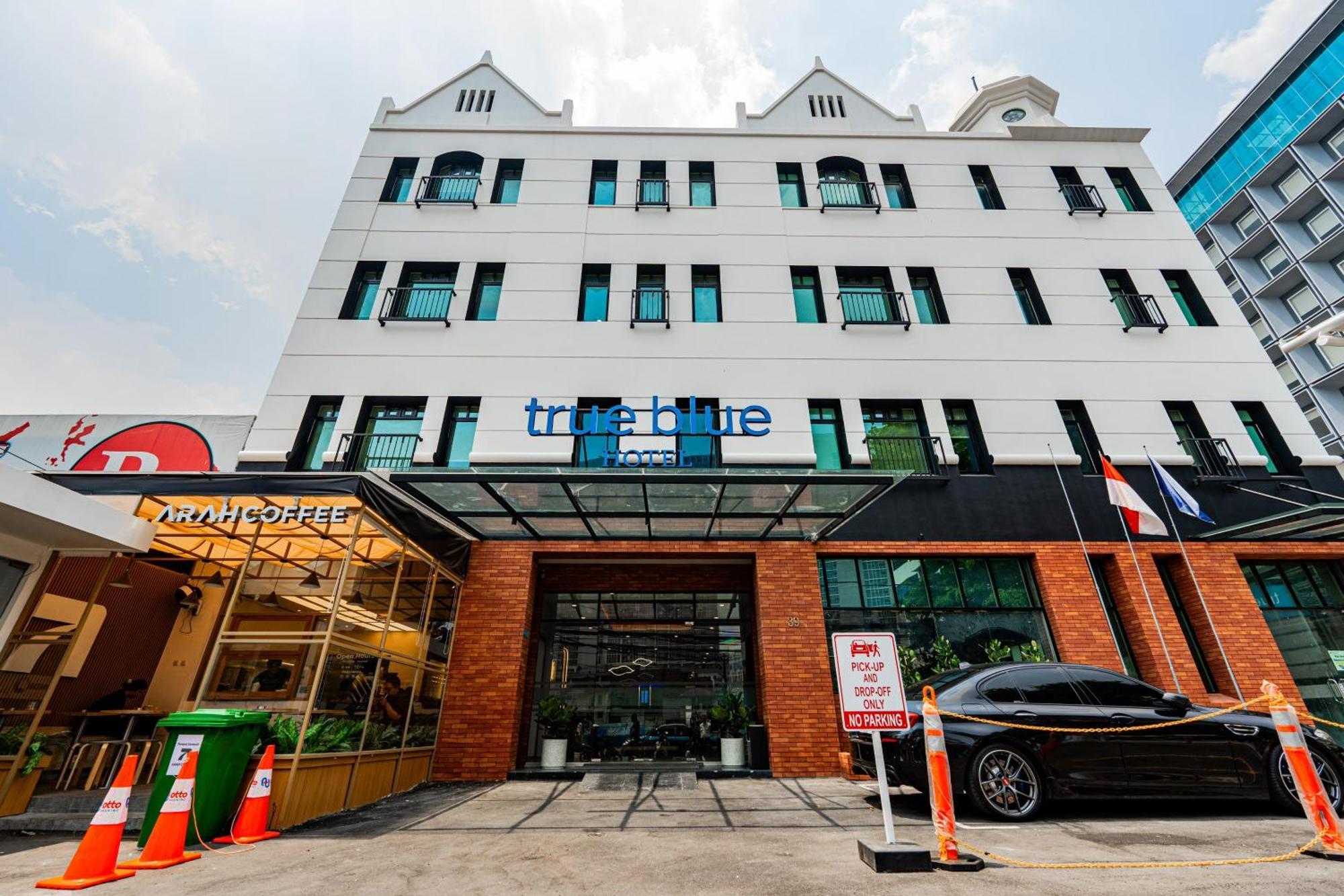 True Blue Hotel Menteng Джакарта Екстериор снимка