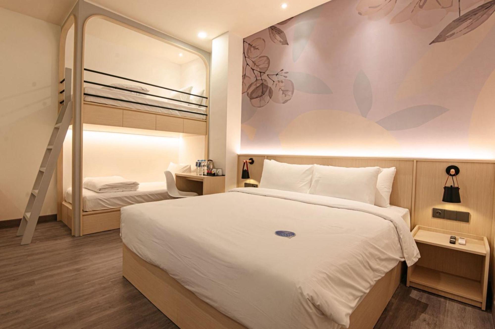 True Blue Hotel Menteng Джакарта Екстериор снимка