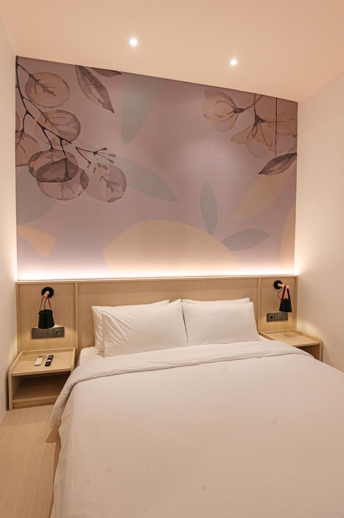 True Blue Hotel Menteng Джакарта Екстериор снимка