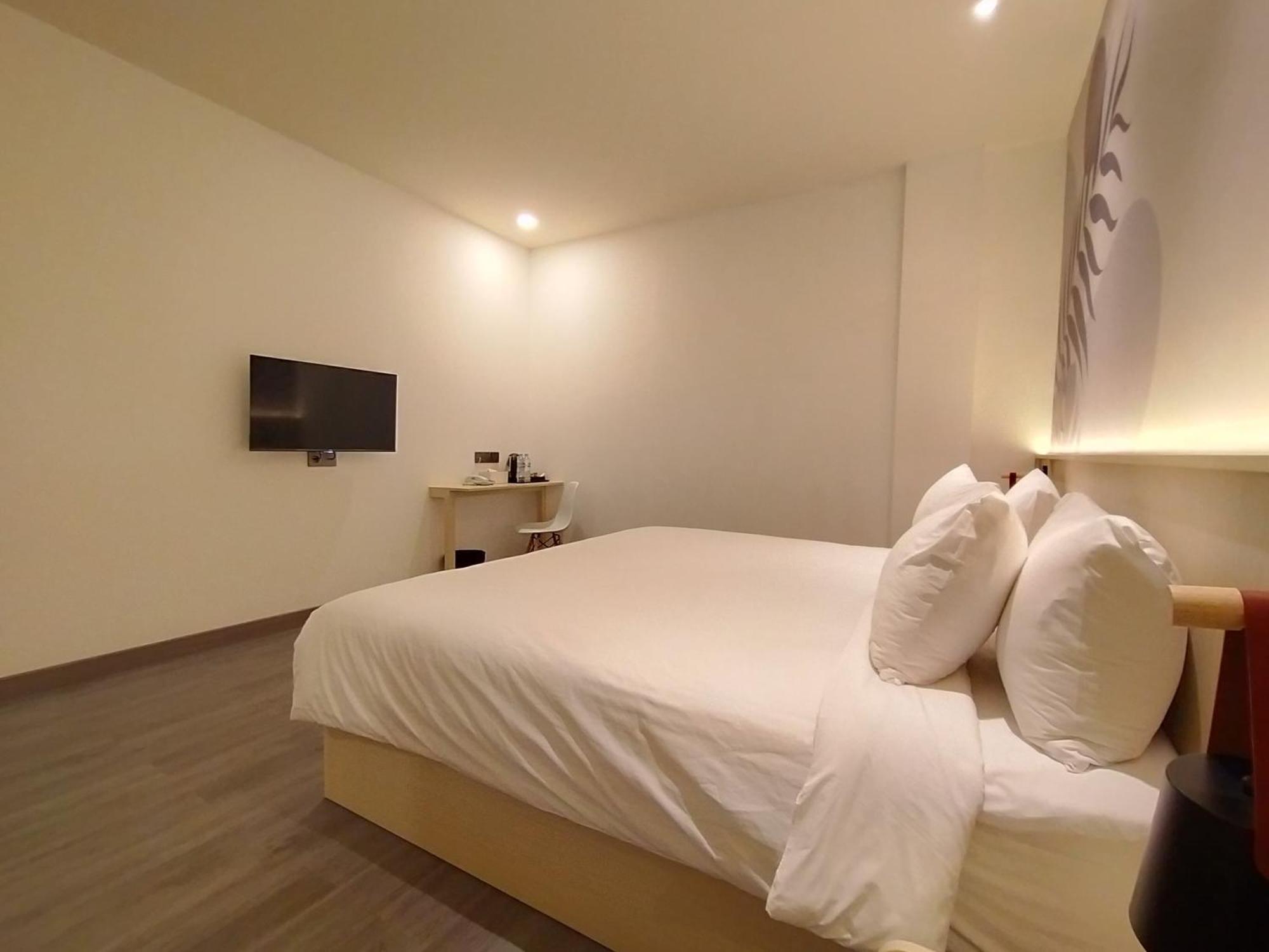 True Blue Hotel Menteng Джакарта Екстериор снимка
