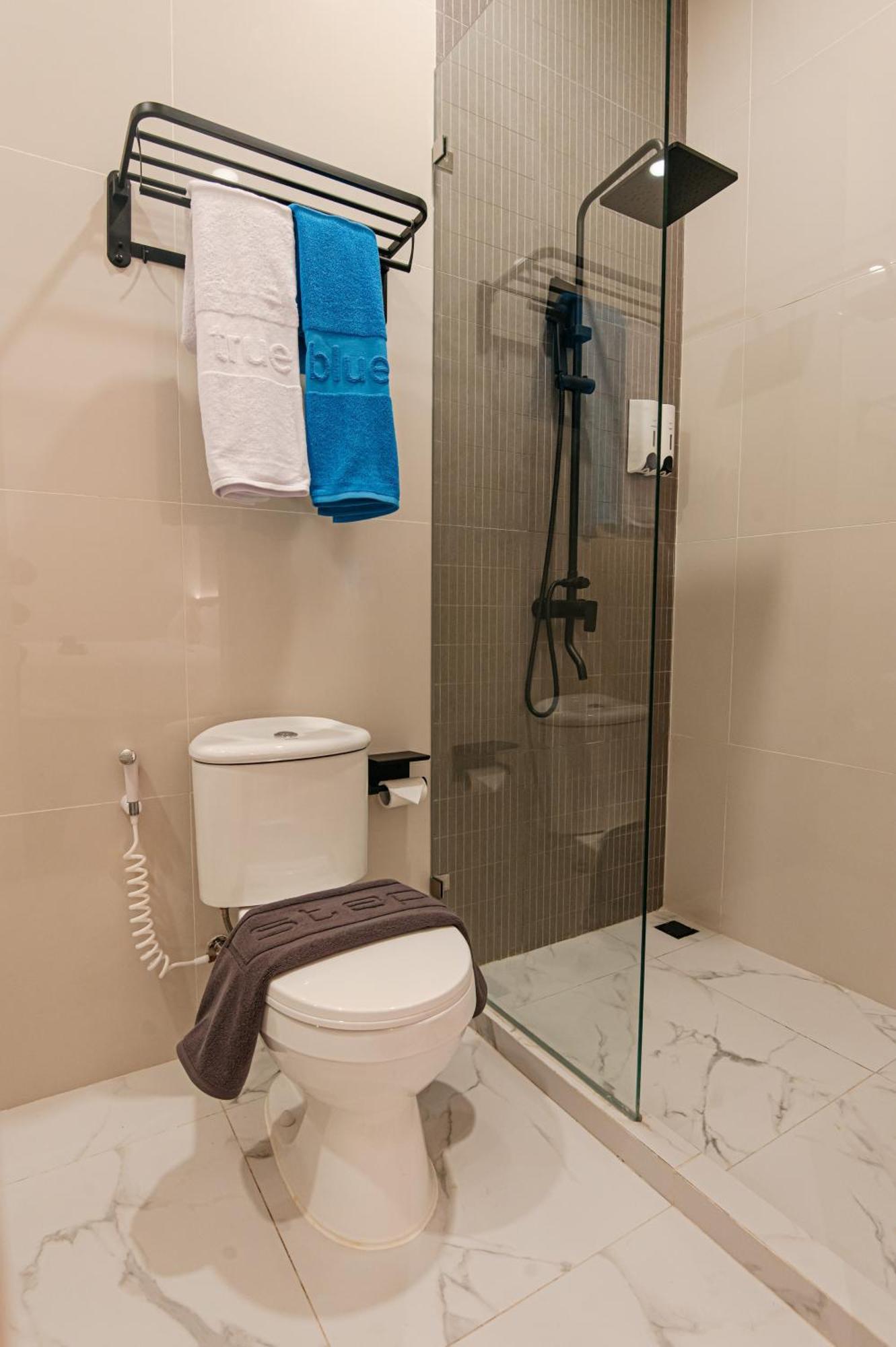 True Blue Hotel Menteng Джакарта Екстериор снимка